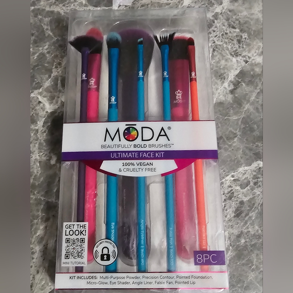 NWT MODA Beautifully Bold Ultimate Face Kit 8pc Brush Set